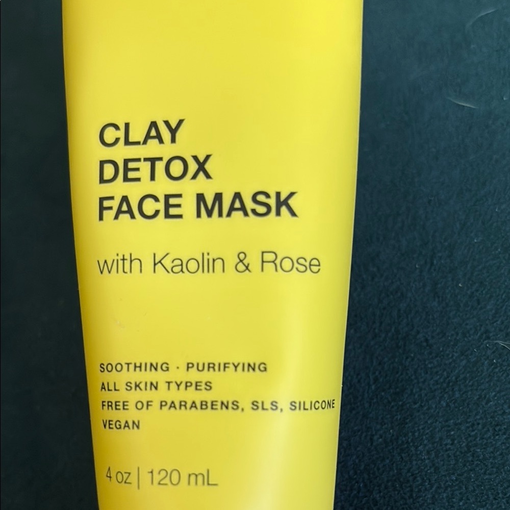 Here Beautiful Clay Detox Face Mask with Kaolin & Rose